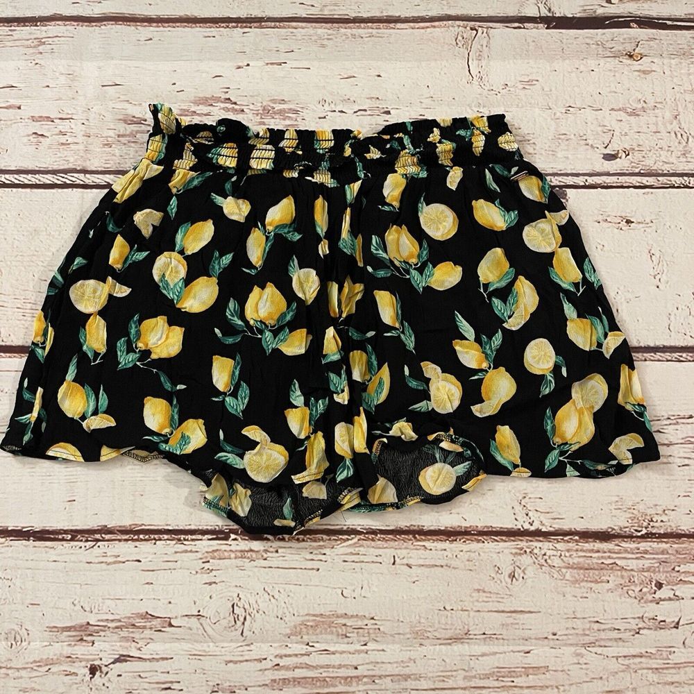 Pink Victoria's Secret Lemon Shorts Size‎ Large Women's